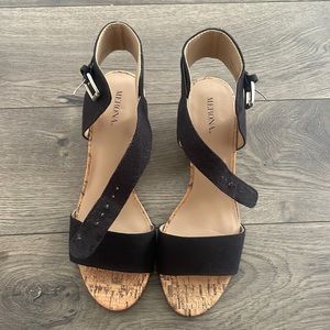 Black cork sandals